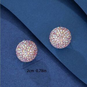 🩶 NEW Stunning Sparkling Swarovski crystal round stud earrings 🩶